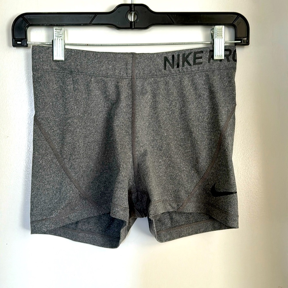 Nike pro spandex size small